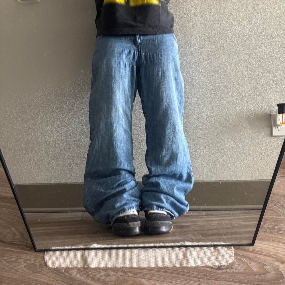 Vintage Y2K/2000s Low Rise Loose Fit Bootcut Streetwear Denim Jeans! 31x32